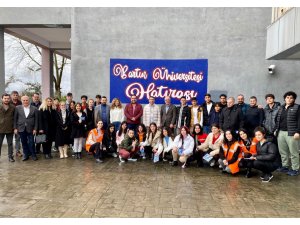 BARÜ depremzede öğrencilere yol arkadaşlığı yapıyor