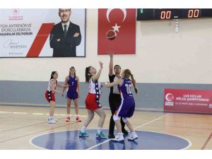 Basketbol U16 Kadınlar Bölge Şampiyonası, Karaman’da başladı