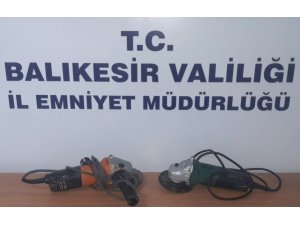 Yaşından büyük suç kaydı çıktı
