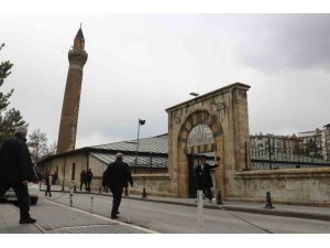 Sivas’ta 9 camide hatimle teravih namazı kılınacak