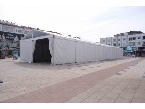 Günlük bin kişiye iftar yemeği verecek olan Sorgun Belediyesi, Ramazan öncesi 3 bin 500 adet gıda paketi dağıttı.