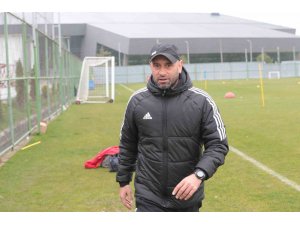 Boluspor Teknik Direktörü Muzaffer Bilazer: “Play-off’ta kontrolü geri almak istiyoruz”