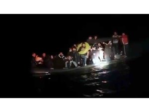 Su alan bottaki göçmenleri Sahil Güvenlik kurtardı