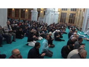 Antalya’da ilk teravih namazı kılındı