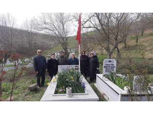 Şehit onbaşı kabri başında anıldı