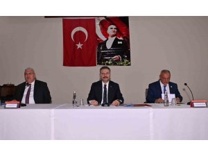 Vali Aksoy, Sultanhisarlı muhtarlar ile bir araya geldi