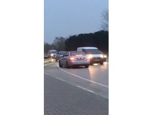 Bursa’da ters şeritten giden otomobil, ölüme meydan okudu