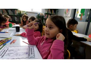 Erkilet Kütüphanesi’nde minikler Yaşlılara Saygı Haftası etkinliği düzenledi