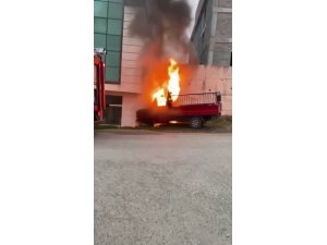 Park halindeki kamyonet işte böyle yandı