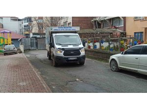 Atık toplama aracı yaşlı kadının üzerinden geçti