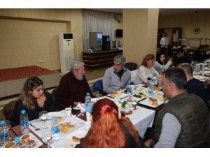 Başkan Oktay, ilk sahurda depremzede konuklarla buluştu