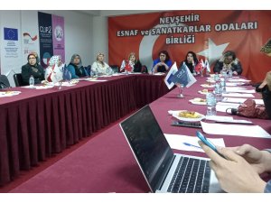 Mülteci anneler eğitiliyor