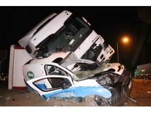 Tırın hafif ticari araca çarptığı kazada ağır yaralanan sürücü hayatını kaybetti