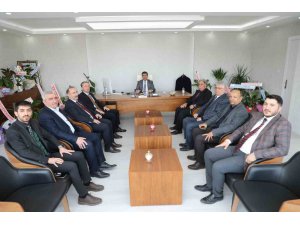 Ağrı Milli Eğitim Müdürü Kökrek’ten, AK Parti Ağrı İl Başkanlığına “Hayırlı olsun” ziyareti