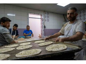 Deprem bölgesinde Ramazan geleneği yaşatılıyor