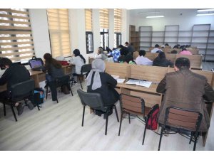 Okuma evleri ramazan ayında da gençlerin hizmetinde