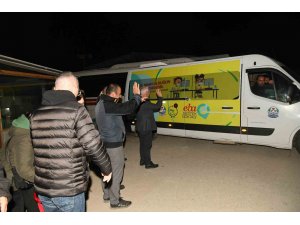 Kahramanmaraş ve Hatay’da 5 gün iftar verecek olan Lapseki Belediyesi ekip ve ekipmanları yola çıktı