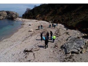 O koydan çok sayıda plastik toplandı