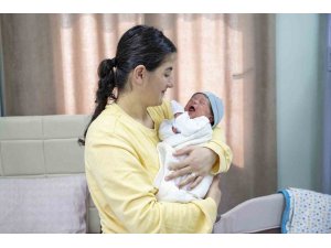 35 haftalık hamileyken depreme yakalandı, haftalar sonra Mersin’de doğum yaptı