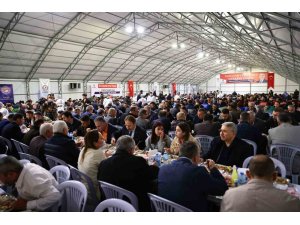 Denizlili binlerce vatandaş ilk iftar sofrasında kenetlendi