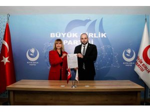 BBP Körfez Kadın Kolları Başkanı Kayradağ, aday adaylığı için istifa etti