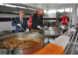 Akşehir’de günlük 2 bin 250 kişiye iftar yemeği