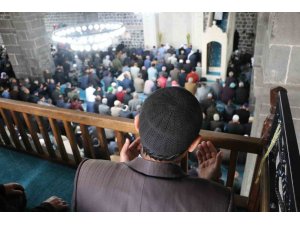 Diyarbakır’da Ramazan ayının ilk cuması eda edildi