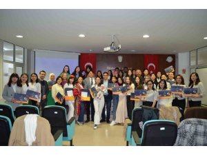 Kazakistan’dan gelen staj öğrencileri sertifikalarını aldı