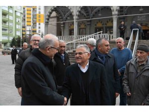 Başkan Büyükkılıç, Melikgazi ve Hacılar’da vatandaşla buluştu