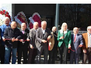 Siyasileri bir araya getiren açılış