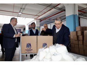 Yunusemre’de erzak kolileri hazır