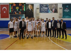 Potanın efeleri kendi evinde galip geldi