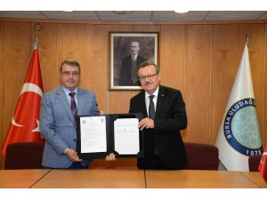 Bursalı esnafa akademik destek