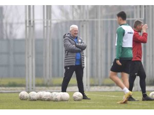 Bursaspor’da Teknik Direktör İsmail Ertekin’le yollar ayrıldı