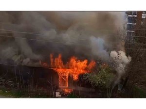 Metruk ev alev alev yandı