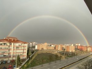 Eskişehir’de gökkuşağı görsel şölen oluşturdu