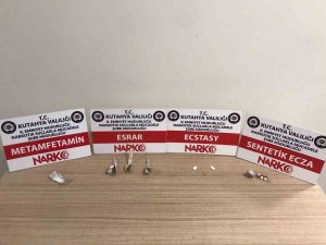 Kütahya’da 2 uyuşturucu satıcısı tutuklandı