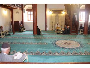 211 yıllık camide asırlık mukabele geleneği devam ediyor