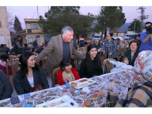 Honaz Belediyesi’nin Kocabaş’ta kurduğu ilk iftar sofrası binleri buluşturdu