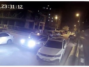 Arkadaşlarıyla tartıştı, taksiden atladı