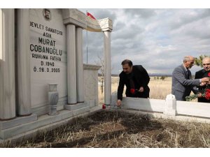 Halk Ozanı Çobanoğlu mezarı başında anıldı