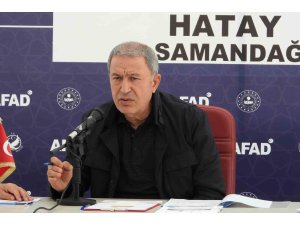 Bakan Akar: "Deprem bölgesinde hiçbir vatandaşımız yalnız değildir"