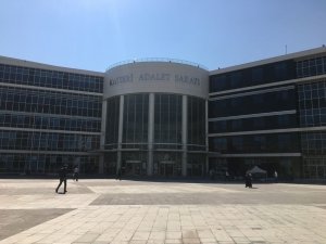 Kayseri’de tartıştıkları şahsı silahla öldüren sanıkların yargılanmasına başlandı