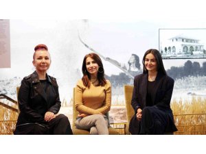 Türk halk müziği sanatçılarından ’Yaşasın Cumhuriyet Sergisi’ne ziyaret