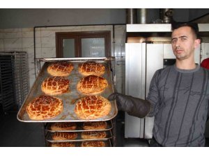 Elazığ’da Ramazan ayıyla birlikte ’nohut ekmek’ tezgahtaki yerini aldı