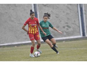 Zeynep Bilir hat-trick yaptı