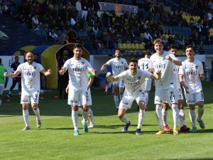 Menemen FK, alt sıralardan kurtulmak istiyor