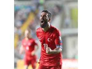 Arda Turan, Türkiye-Hırvatistan maçı öncesi ödüllendirilecek