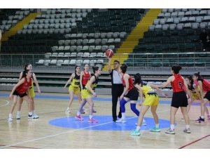 U18 kızlar basketbol bölge şampiyonası Muğla’da başladı