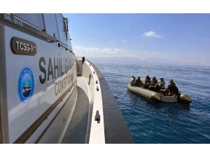 Marmaris’te 16 düzensiz göçmen kurtarıldı